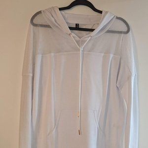 Onzie  White Long Sleeve Hoodie Coverup   S/M